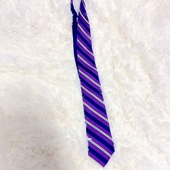 🌷 Tommy Hilfiger🌷100% Silk Tie Purple / Navy Blue - Picture 5 of 5